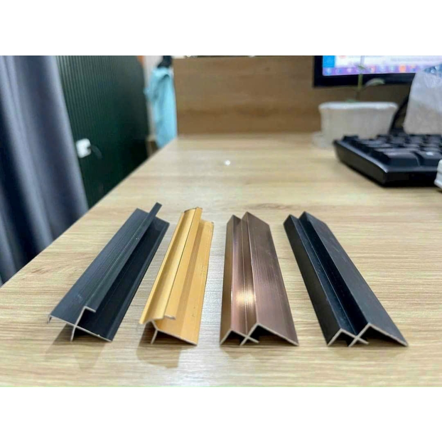 Ảnh chi tiết nẹp nối chữ H cho tấm ốp than tre