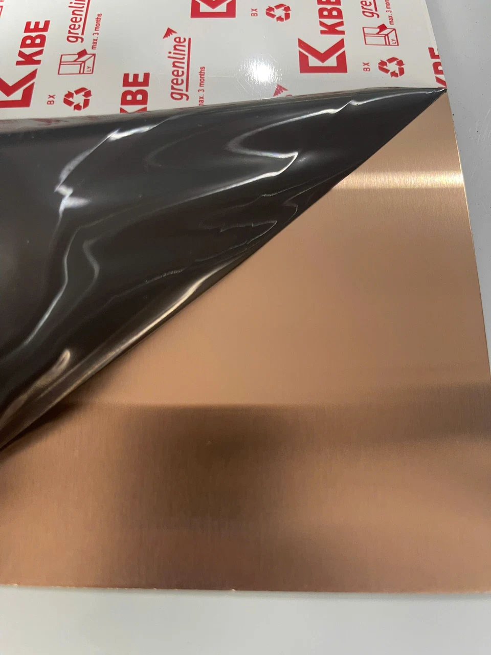 Tấm inox 201 xước hồng — ảnh vật liệu thực tế tại kho Đại Nam Wall