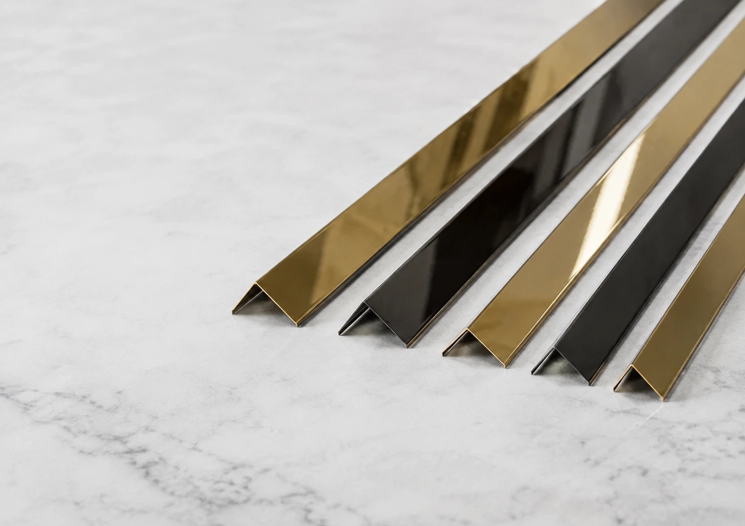 Nẹp inox theo hình ảnh banner Đại Nam Wall cung cấp