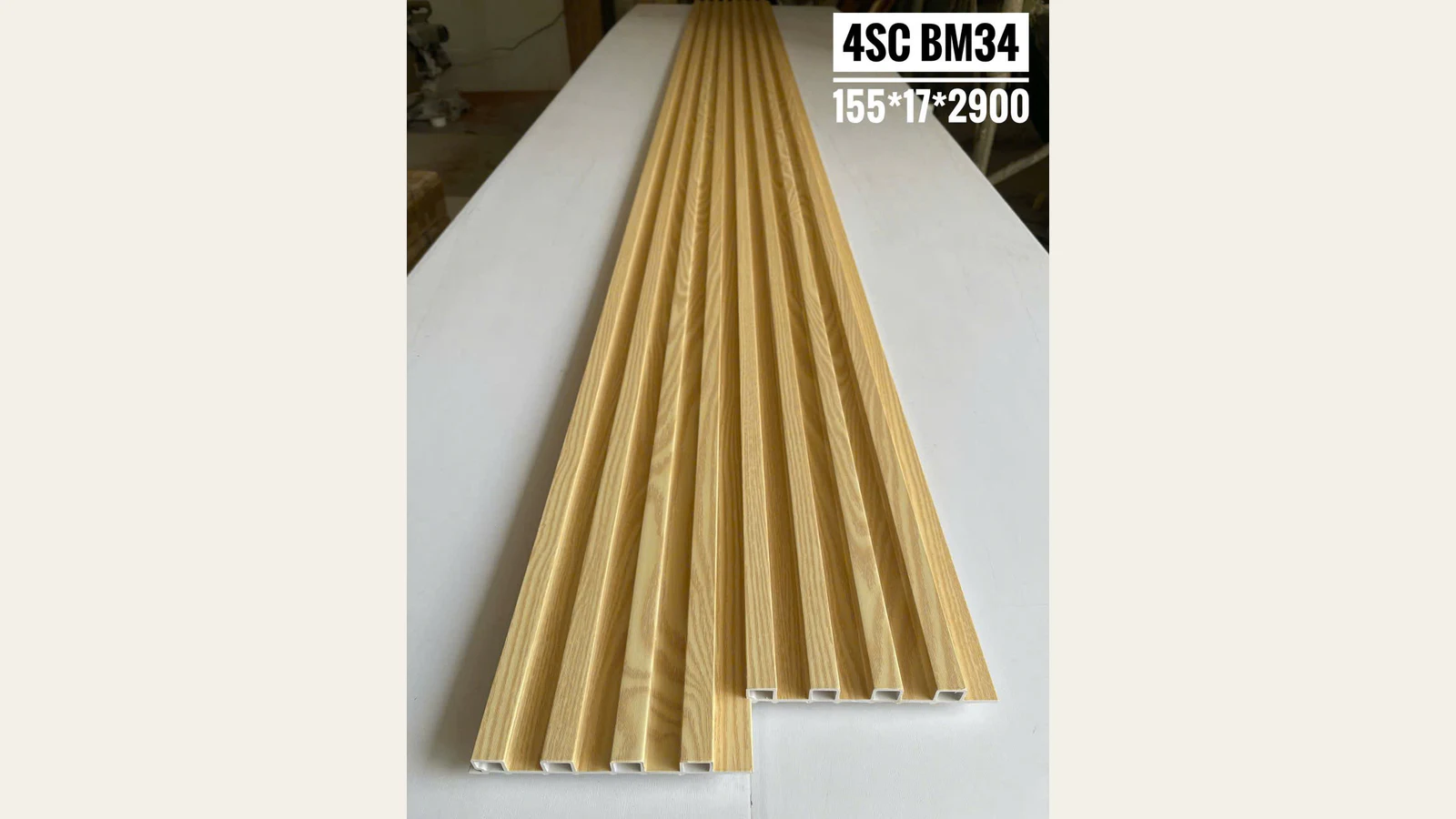 Lam sóng nội thất 4 sóng 155 × 17 × 2.900 mm, bề mặt BM34