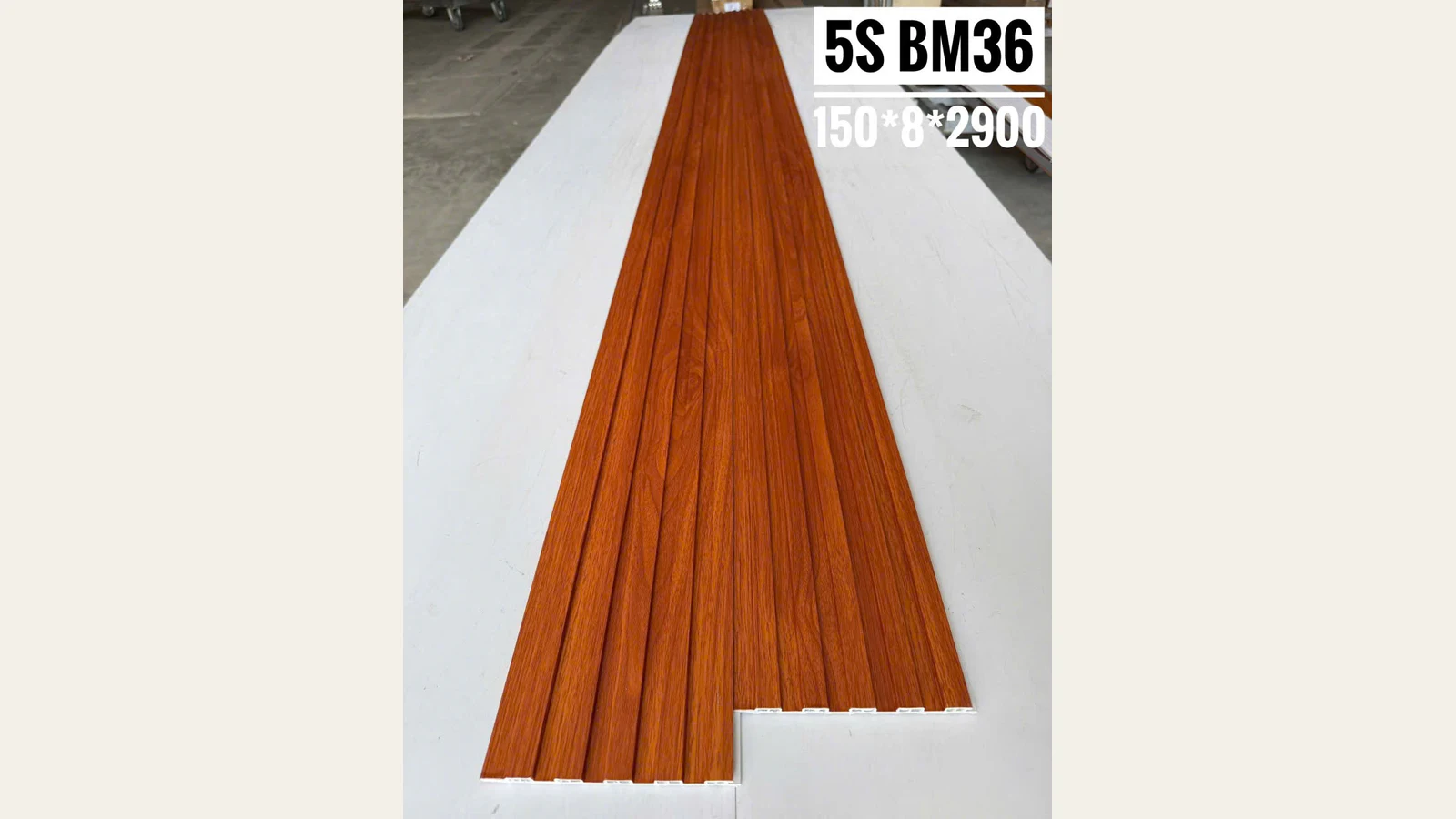 Lam sóng nội thất 5 sóng 150 × 8 × 2.900 mm, bề mặt BM36