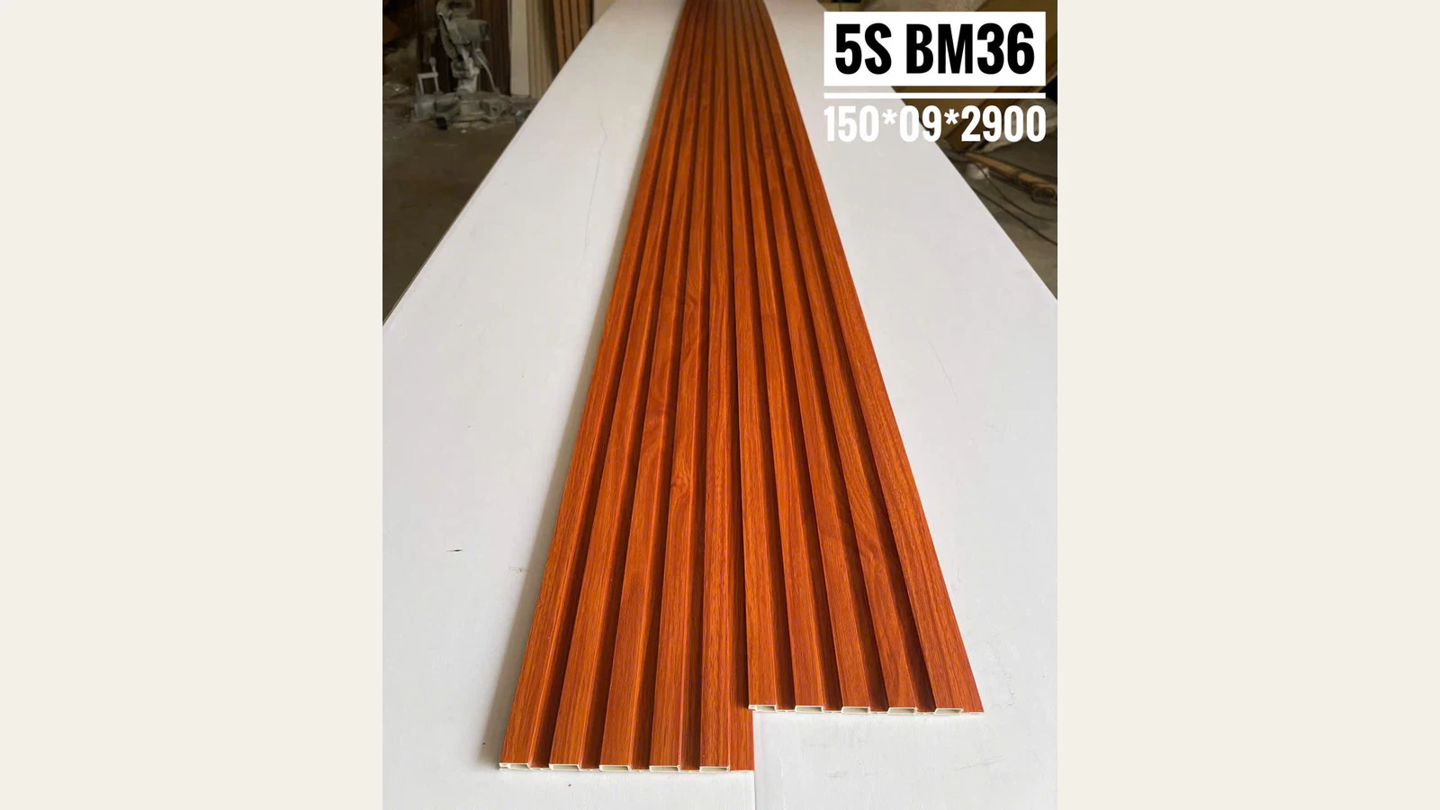 Bề mặt BM36: Mã bề mặt BM36; màu và vân cần đối chiếu mẫu thực tế trước khi đặt.