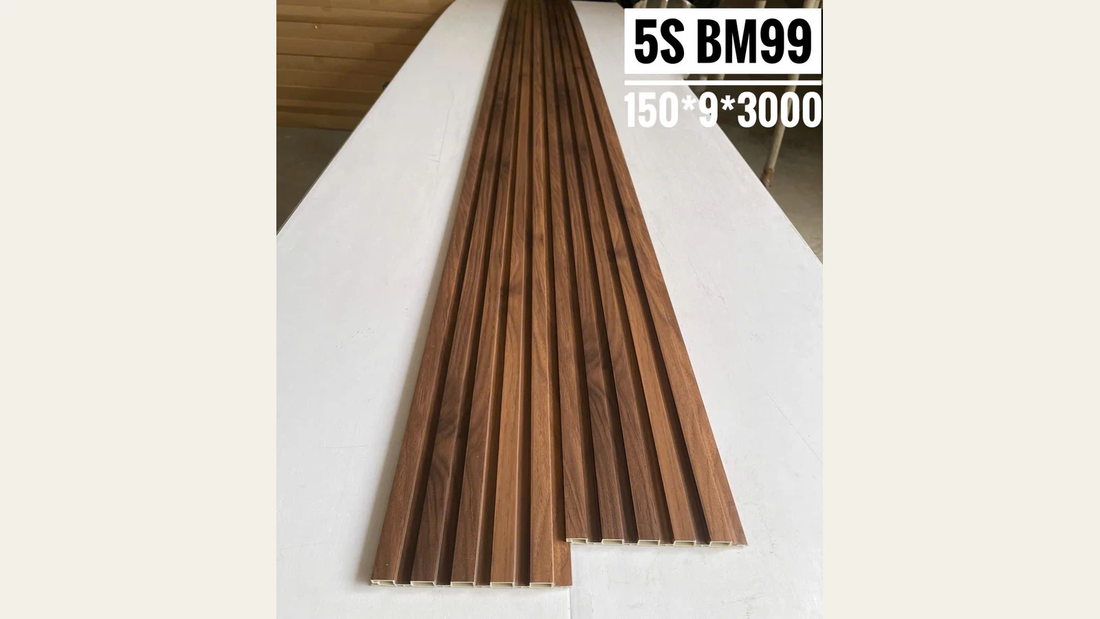 Bề mặt BM99: Mã bề mặt BM99; màu và vân cần đối chiếu mẫu thực tế trước khi đặt.