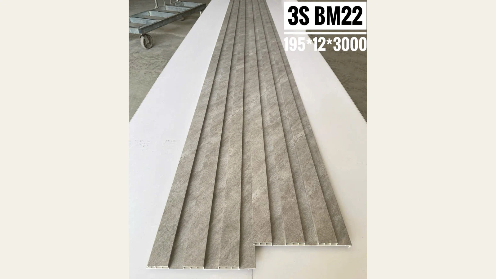 Lam sóng nội thất 3 sóng 195 × 12 × 3.000 mm, bề mặt BM22