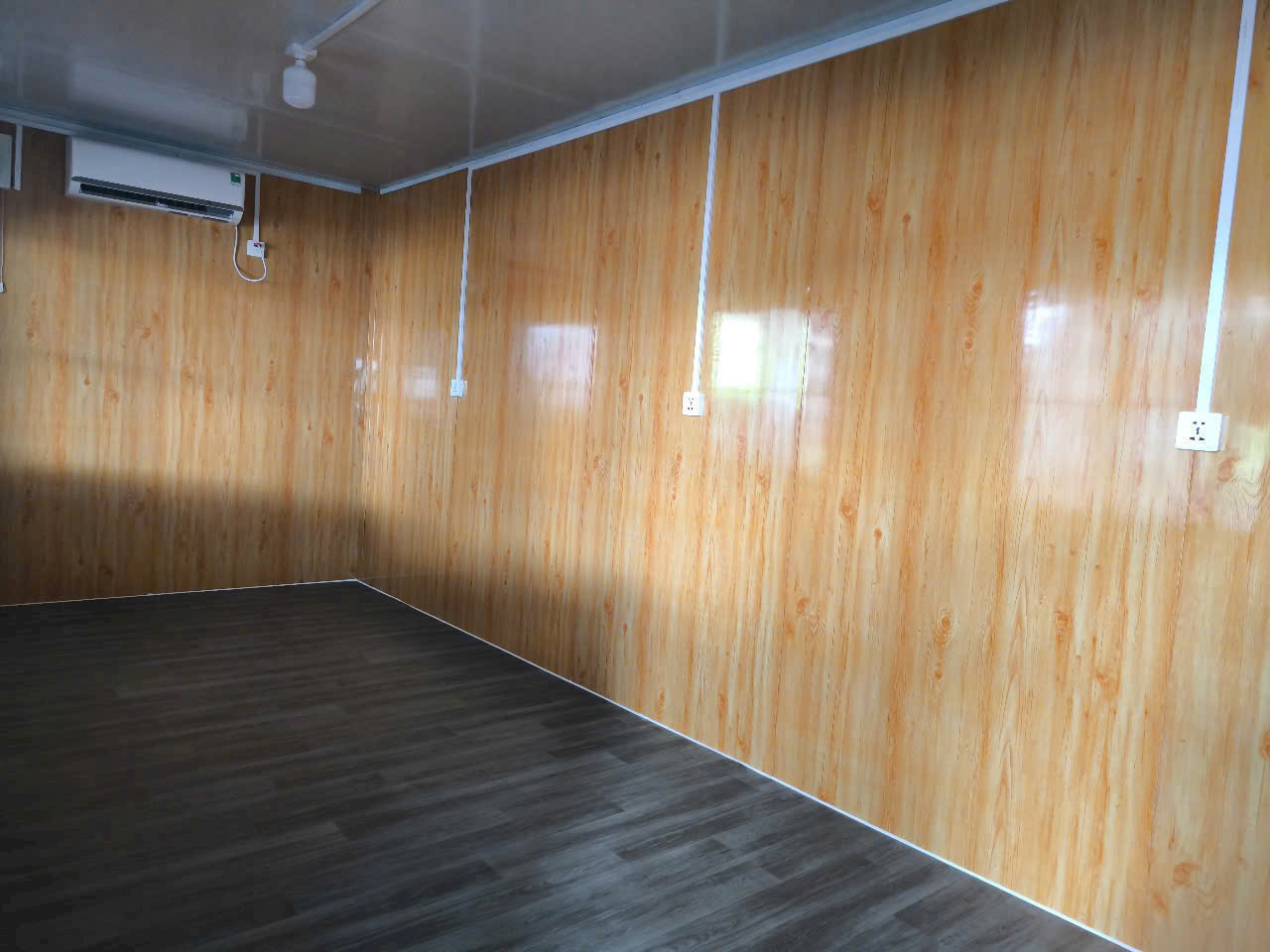 Thi công tấm panel cách nhiệt